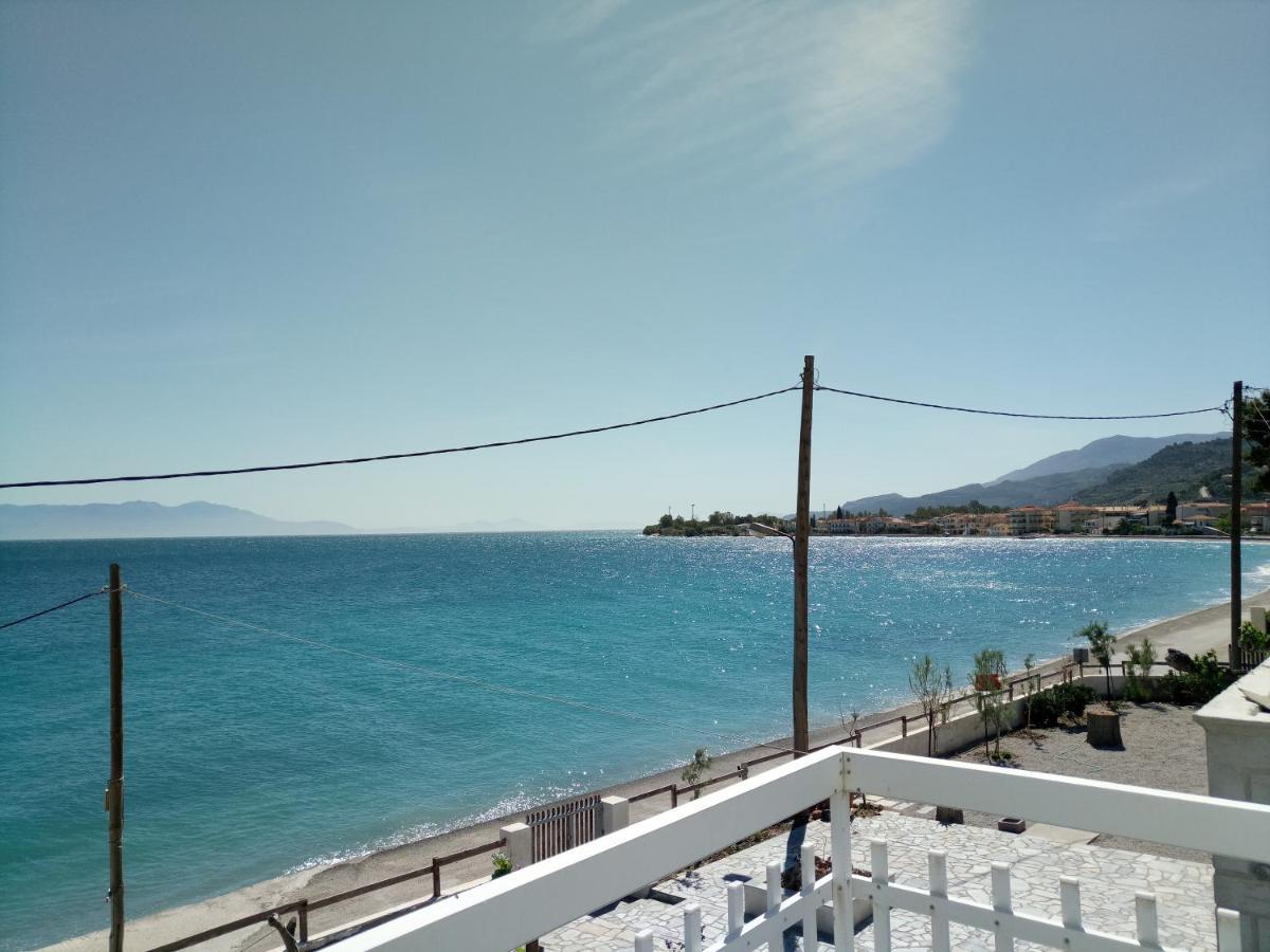 Appartamento Balcony To Waves Aigeira Esterno foto